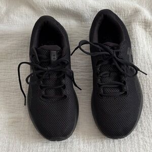 Men’s Under Armour Black Sneakers Size 9 NWOT